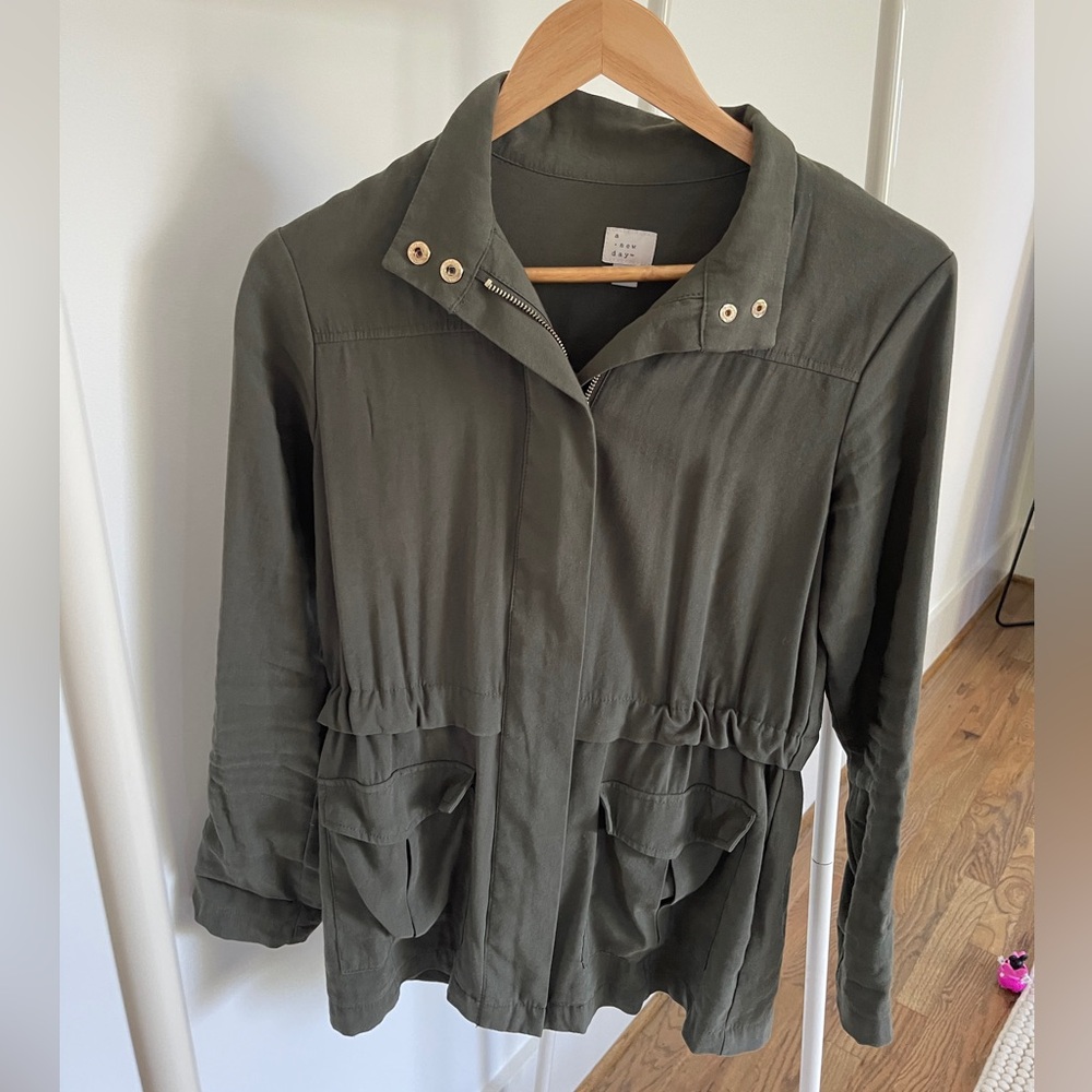 Green lightweight jacket - Picture 5 of 8